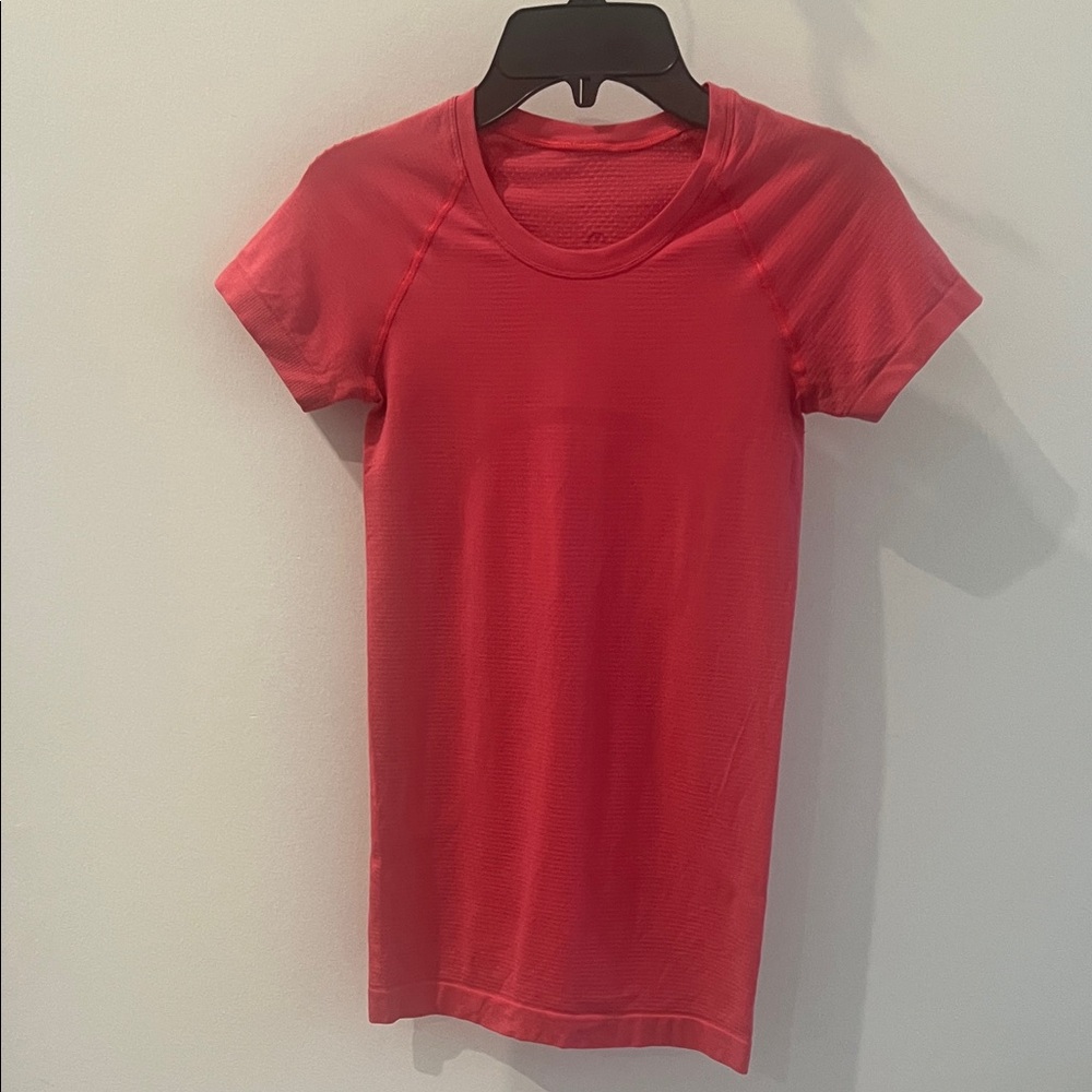 Lululemon crew neck fitted top